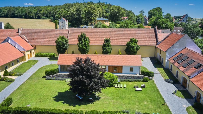 Meierhof von oben mit Langhaus, © Schüttkasten Geras/Franz Gleiss