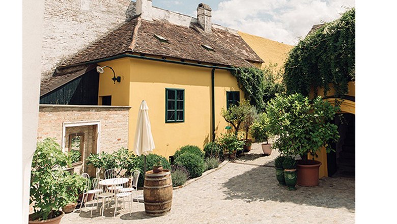 Südländisches Flair im Weingut, © Weingut Ebner-Ebenauer