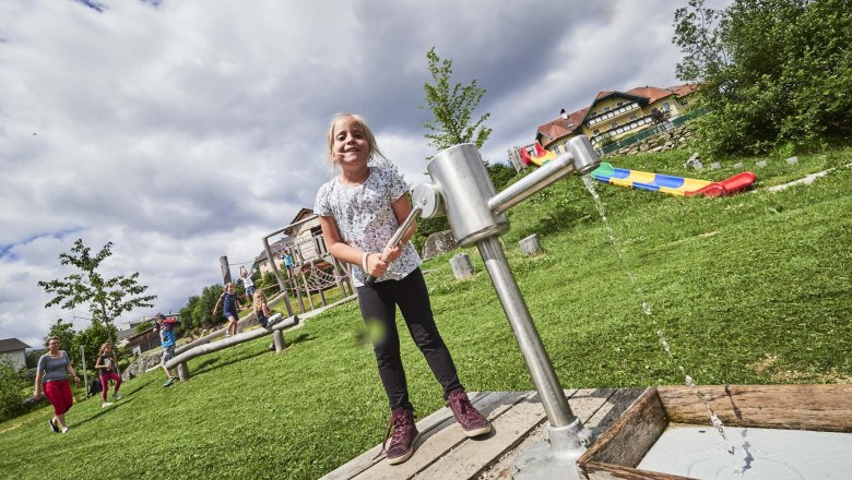 Spielplatz, © Dieter Schewig