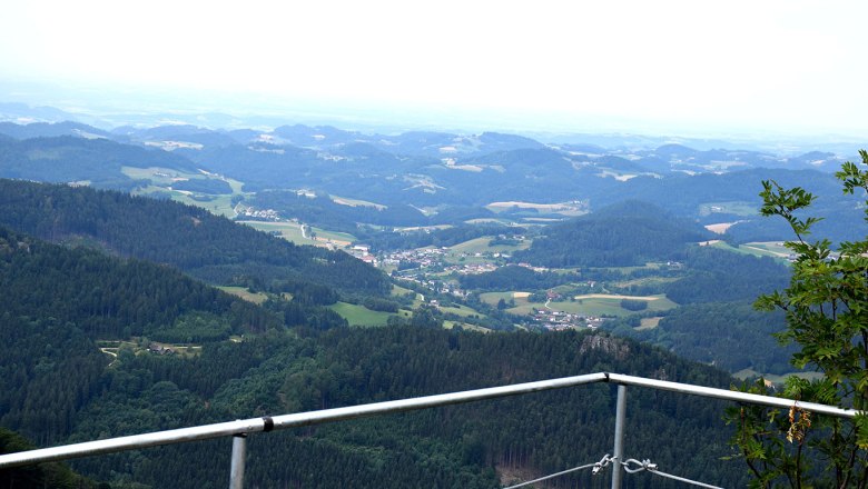 Aussichtsberg Burgsteinmauer, © Leo Baumberger