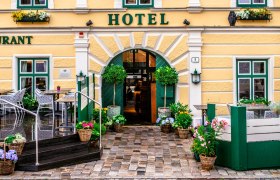 Im Brauhotel Weitra genießen Sie historische Gemütlichkeit und modernen Komfort. Inmitten der ältesten Braustadt Österreichs bietet das Hotel liebevoll gestaltete Zimmer, hauseigenes Bier und eine entspannte Atmosphäre – perfekt für Erholung und Genuss., © Sabine Biedermann