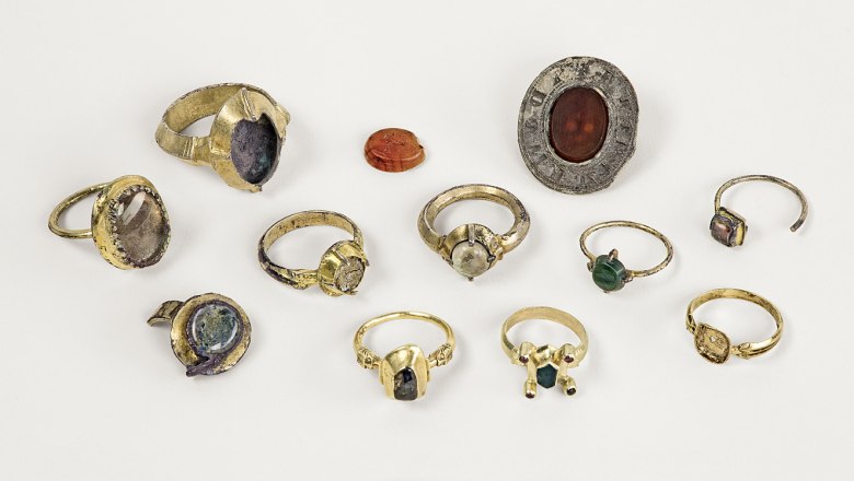 Rings with stones, © Landessammlungen Niederösterreich, UF-22958