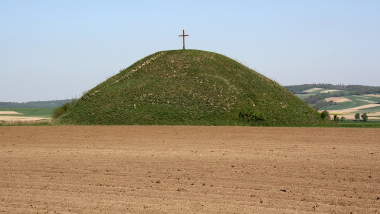 burial mound Großmugl