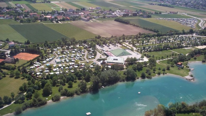 the campsite is right on the lake, © Heimut Neuhauser