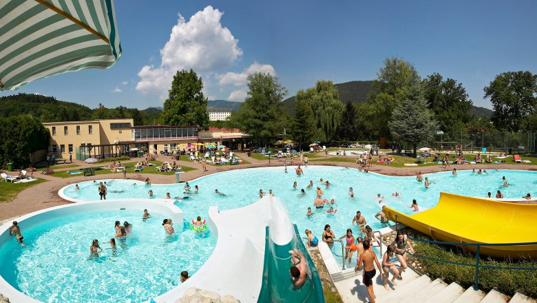 Naturbad Gloggnitz, Erlebnisbecken, © Wiener Alpen, Foto: Franz Zwickl