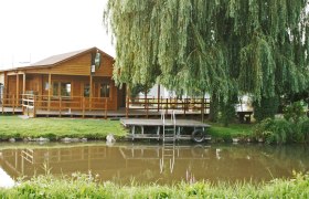 Wiener Neustädter Kanal, boathouse, © Wiener Alpen/Katrin Zeleny