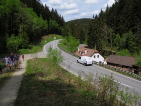 Blick auf die B 36 und ehemaliges Gasthaus und Sägewärk, © Natalie Walter