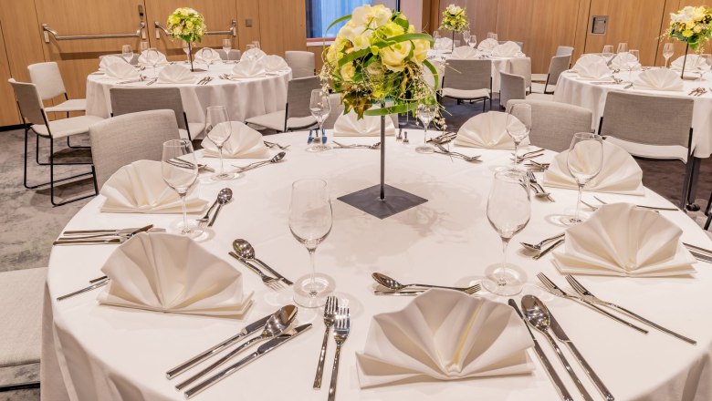 laid tables, © Hilton Garden Inn Wiener Neustadt