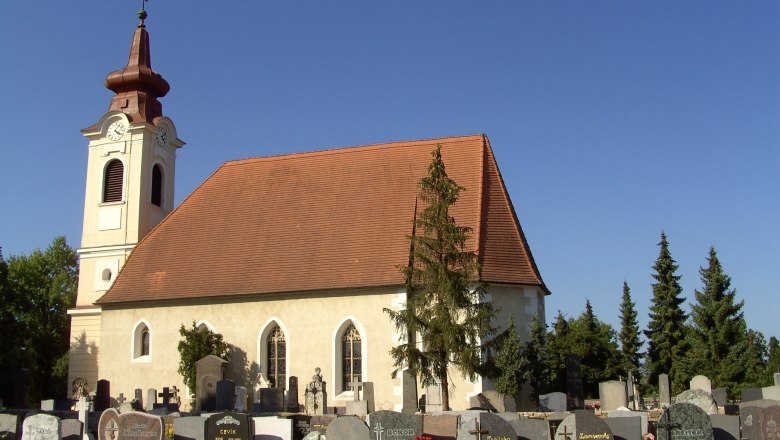 Außenansicht Kirche, © Johann Merl / Pfarrkirche Ebreichsdorf