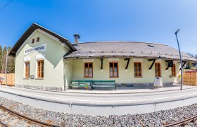 Holiday at the railway station, © Fred Lindmoser