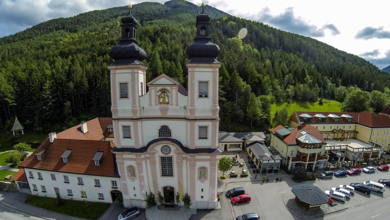 Kirchenwirt und Kirche, © Wiener Alpen, Franz Zwickl