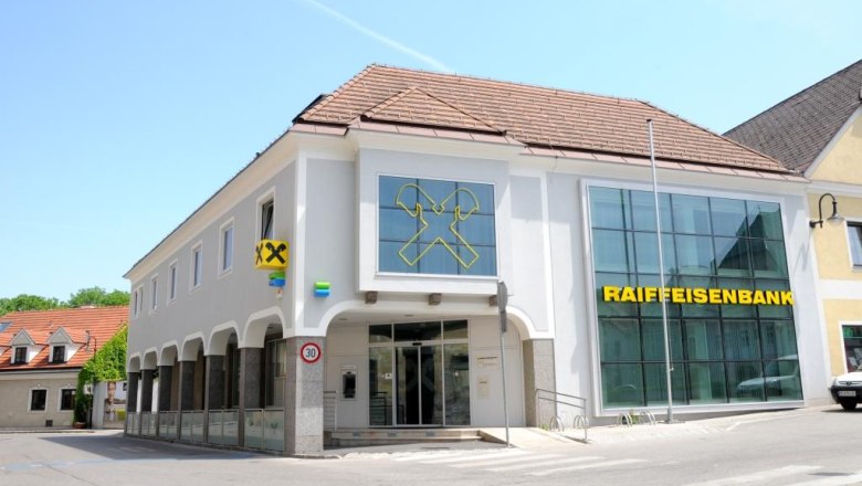 Bank office in Wilhelmsburg, © Raiffeisenbank Traisen-Gölsental