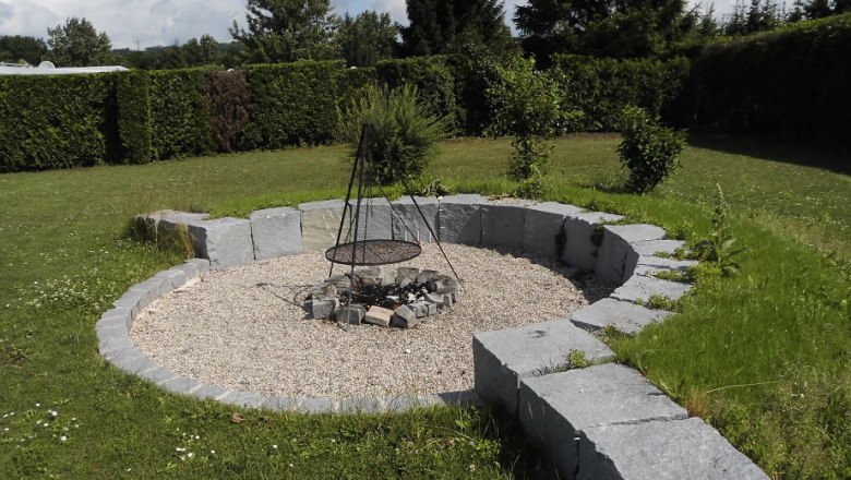 Fire pit at the campsite, © Heimut Neuhauser