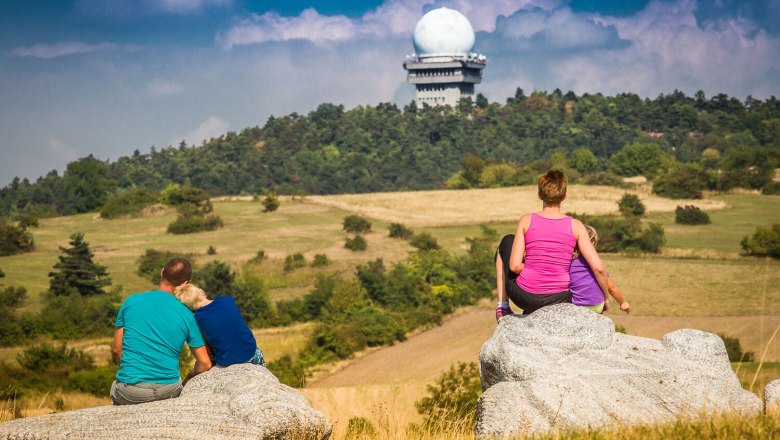 Blick auf den Buschberg vom Schulberg_Skulpturenweg, © Leiser Berge