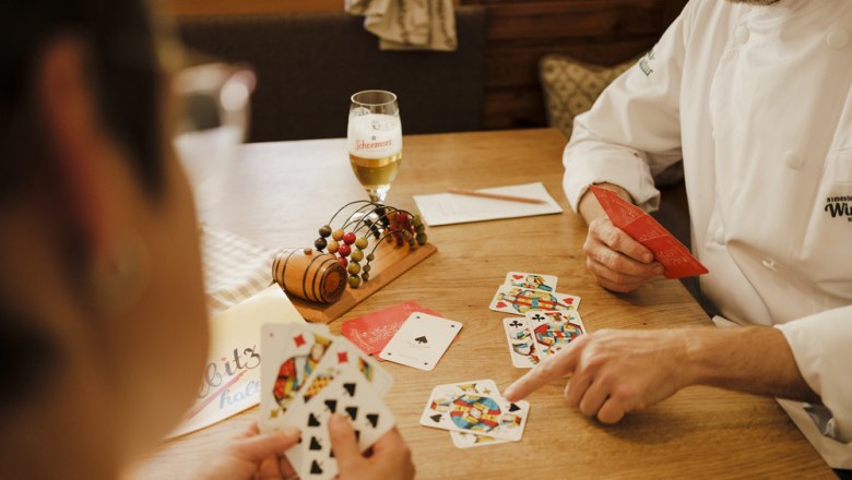 Ein traditioneller Stammtisch, © Niederösterreich Werbung/Michael Reidinger