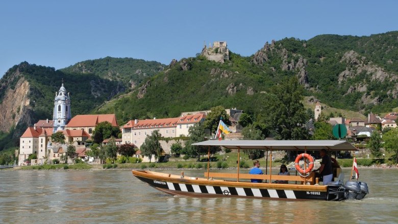 Fähre auf der Donau, © Gregor Semrad