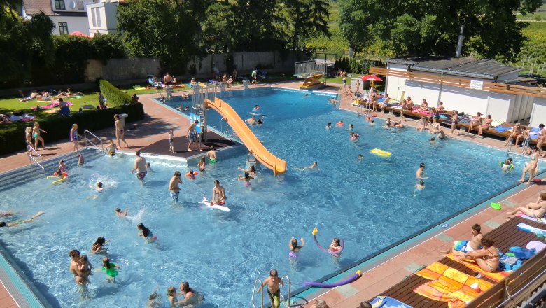 Freibad der Marktgemeinde Gumpoldskirchen, © Harald Nirschl