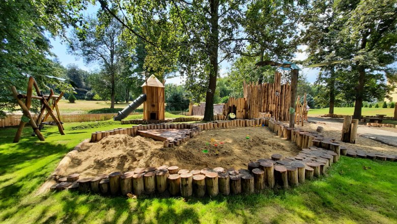 Naturspielplatz Schlosspark Eckartsau, © Donau Niederösterreich, Köck