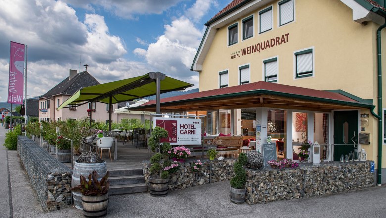 Terrasse Hotel Weinquadrat, © ivan-lukacic-photography