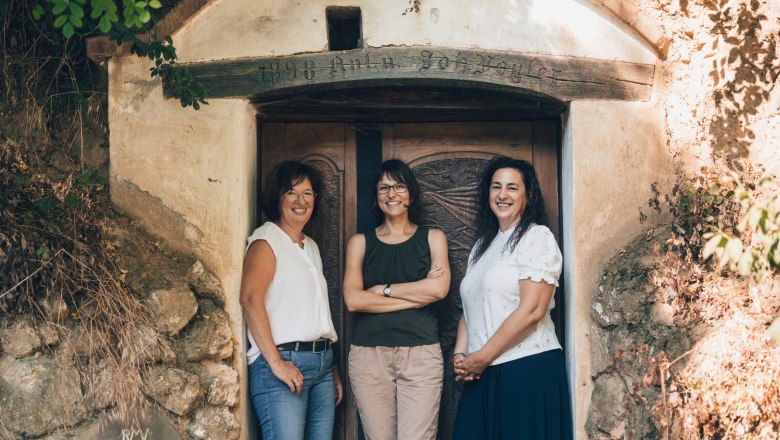 3 winegrowers tell stories about the 3 Sisters Trail, © Niederösterreich Werbung/ Ian Ehm