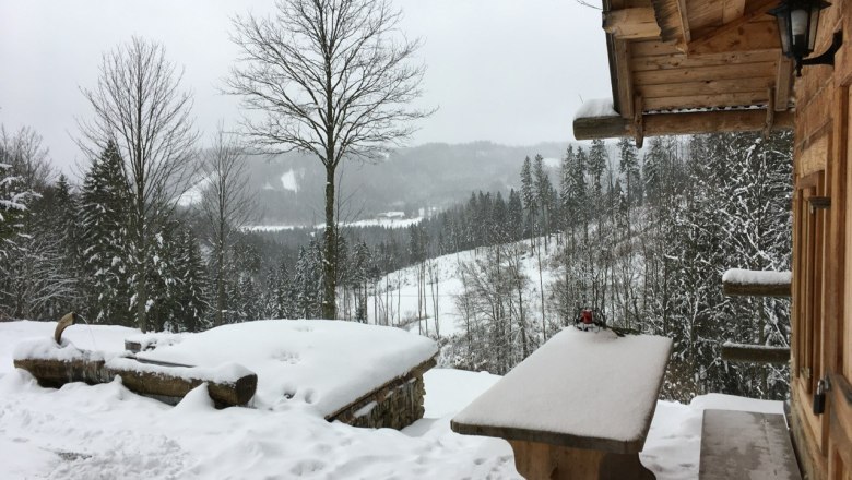 Holzknechthütte im Schnee, © Johannes Hoyos