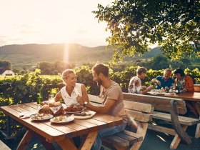 Regionale Schmankerl beim Heurigen in der Wachau genießen, © Andreas Hofer