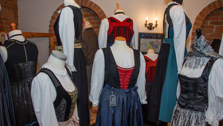 Tracht im Museum, © Christian Leneis, NÖN Kremser Zeitung