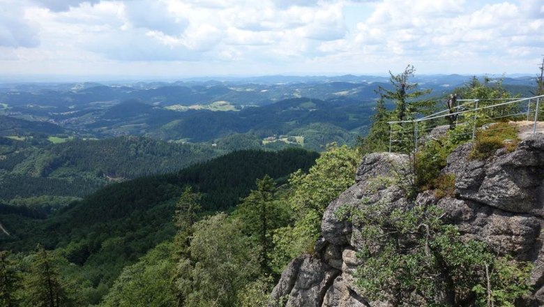 Aussichtsberg Burgsteinmauer, © Leo Baumberger