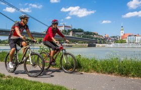 Radfahrer in Bratislava © MS Agency/Robert Vrlák, © Donau Niederösterreich Tourismus GmbH