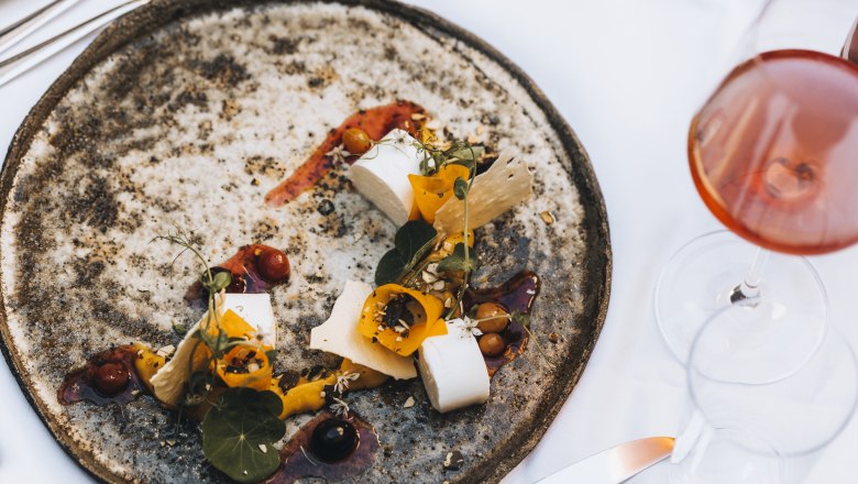 Schafkäse mariniert mit Kürbis und Traubensalat, © Niederösterreich Werbung/David Schreiber