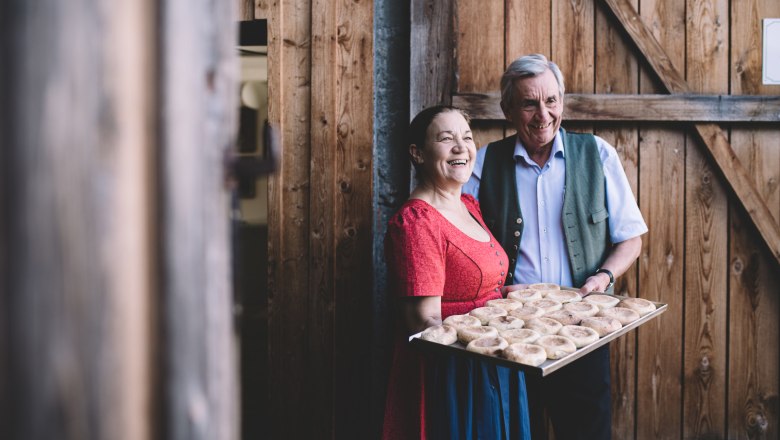 Die Wirtsleute Rosemarie und Hans Neuwiesinger vom Mohnwirt, © Niederösterreich Werbung/Mara Hohla