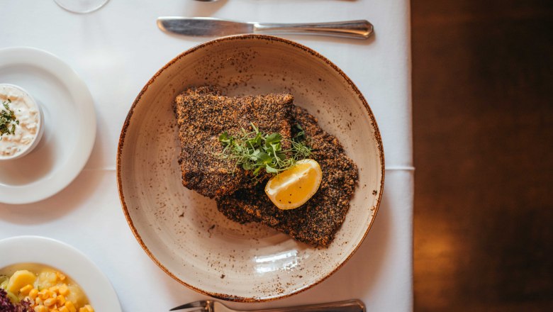 Waldviertel carp baked in poppy seed breadcrumbs at the Gasthaus zur Goldenen Rose, © Daniela Führer