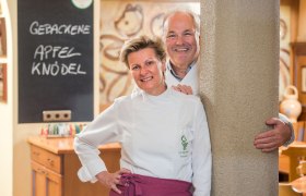 Renate Schaufler (Küchenchefin) und Erich Mayrhofer, © weinfranz.at