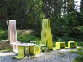 Skulptur „Schwemmen“ am Kreuzungspunkt 625/22 am Edlesberger See, © Marktgemeinde Martinsberg