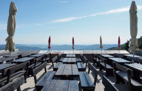 Wachauterrasse beim Naturparkhaus am Jauerling, © Donau NÖ Tourismus/JMZ