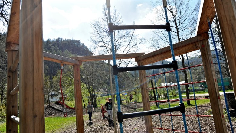 Spielplatz Gutenstein, © ©Joachim Kern